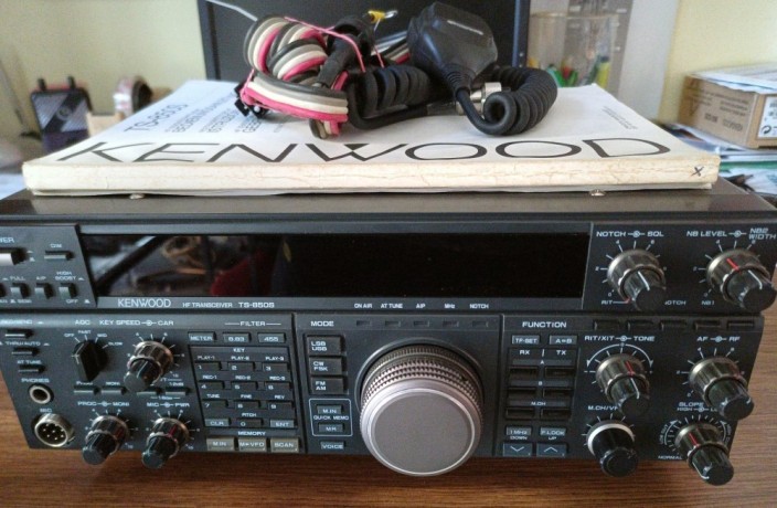kenwood-ts-850s-big-1